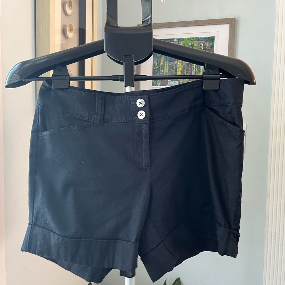 White House Black Market Black Women's Cuffed Dress Shorts Black size 4